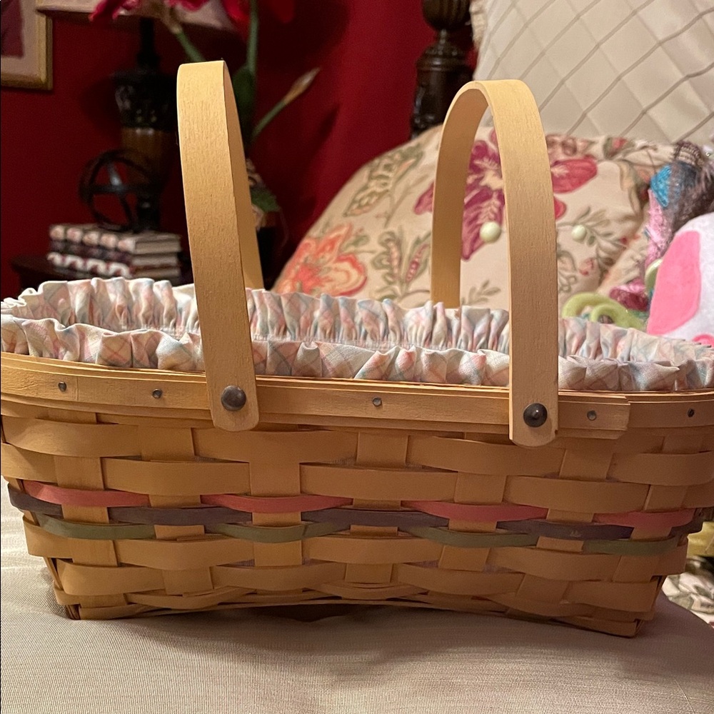 Longaberger 2005 Easter Handwoven Tan Basket with Handles